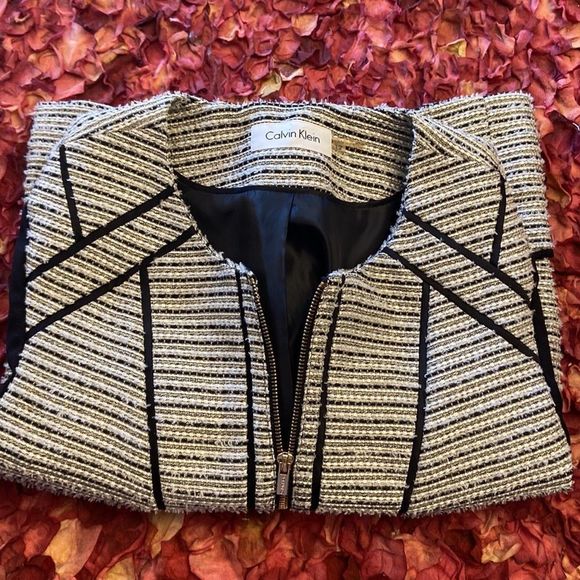 Calvin Cline Jaket size 12 P. Super classy and elegant! Good condition! - Picture 13 of 13